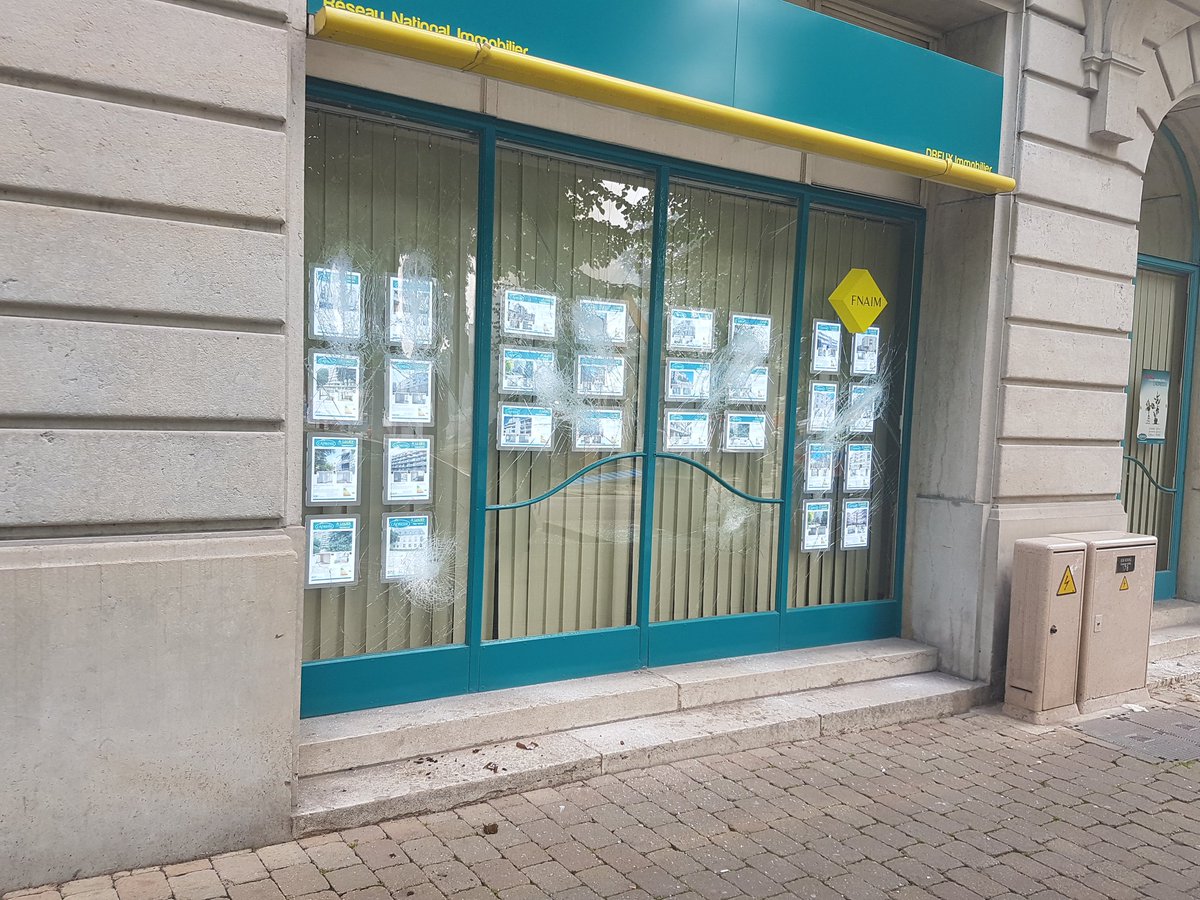 PartenairePro's tweet photo. Soutien à nos confrères @orpireims et @LADRESSEimmo Reims. Rien ne méritait une telle casse gratuite...
@VilledeReims https://t.co/4qMuqOxMAH