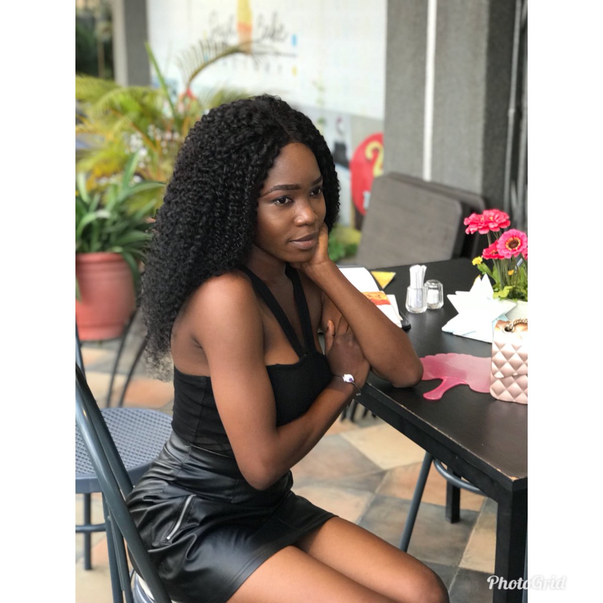 law_retta's tweet photo. Summer hurry up please,Yours sincerely:management🙃📌 https://t.co/HlhcI9MK0O