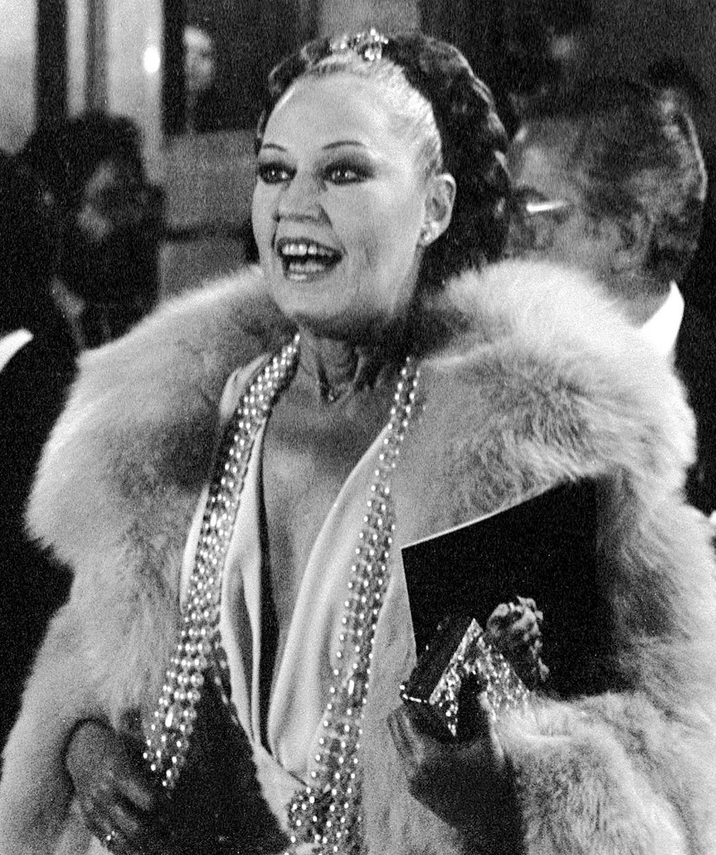 El Cronista Cultural tweet media