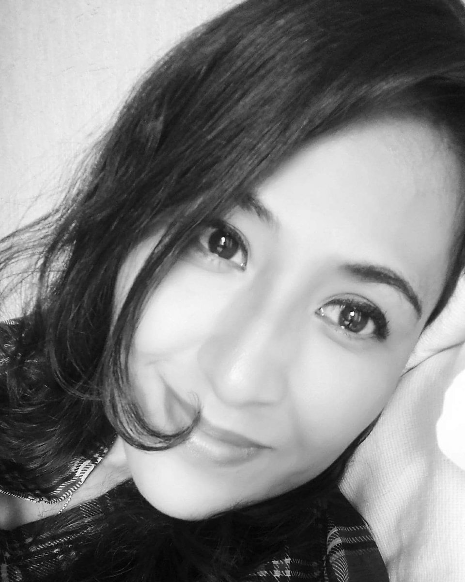 ireri_velazquez's tweet image. El amor y yo, hemos hecho una tregua infinita...ni el me busca, ni yo lo encuentro.