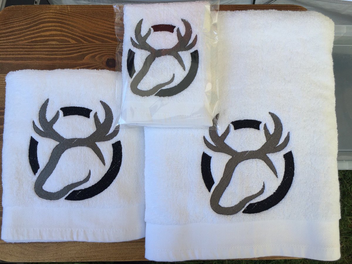 CorasEmbroidery's tweet photo. Another logo converted into an embroidery design. This is @ven.fest logo and this towel set was part of the traders raffle prizes from @coraliescraftsgifts on the 4th May this year. #embroidery #logodesigns #logowork #digitization #embroideredtowels #embroideredtowelsets https://t.co/GcQZB1dsXa