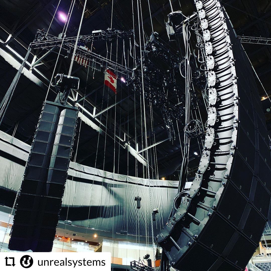 L_ACOUSTICS's tweet photo. Nothing beats hanging out on a Sunday! Great shot of a #K2 / #Kara system provided by #UnrealSystems on tour with Nicky Jam. All powered by #LA12X and accompanied by the great low-end of #KS28. Thanks to the team at Unreal for sharing this over the weekend! https://t.co/iMHp3DoMFA
