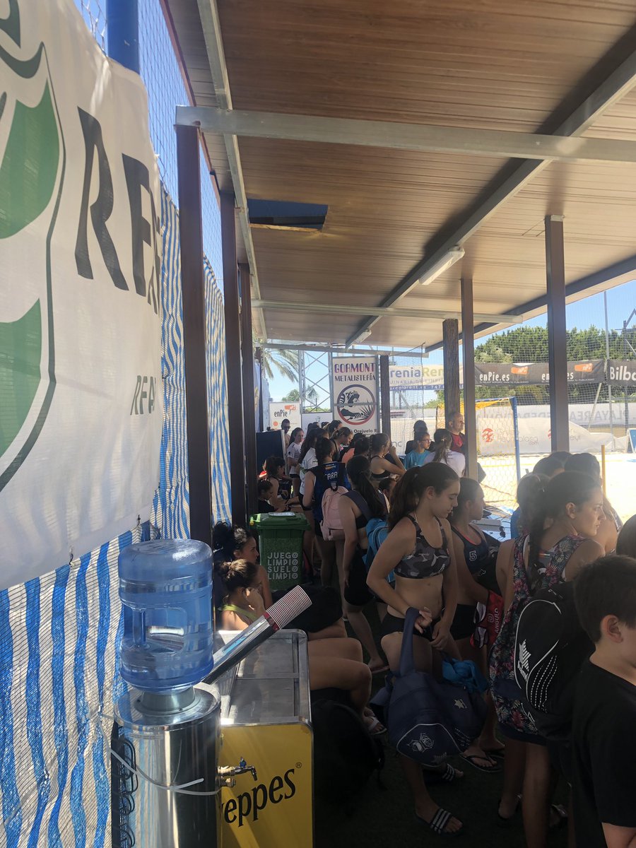 Zona Jugadoras del I Torneo Andaluz Femenino Balonmano Playa en Málaga <a href="/fiesta_deporte/">Fiesta del Deporte</a> <a href="/diputacionMLG/">Diputación de Málaga</a> <a href="/DeportesDipMlg/">Diputación de Málaga es Deporte</a> <a href="/deportemalaga/">Área de Deporte</a> <a href="/FAndaluzaBM/">Federación Andaluza de Balonmano</a> @bmplayaandaluz