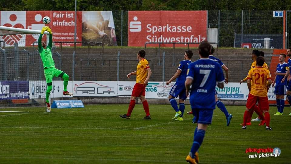 RLSWInfo's tweet photo. +++Bildergalerie+++
@fkpirmasens - @SV07Elversberg 1:3
⚽️ Torschützen:
0:1 #Tekerci 23‘
0:2 #Kohler 29‘
1:2 #Ludy 57‘
1:2 #Perstaller 71‘
👥 689
🏟 Framas Stadion Pirmasens
📸 https://t.co/MeFbGSwXyz
#RLSW #Regionalliga #FKPSVE #FKP #SVE #Pirmasens #Elversberg https://t.co/QcFItReGtz