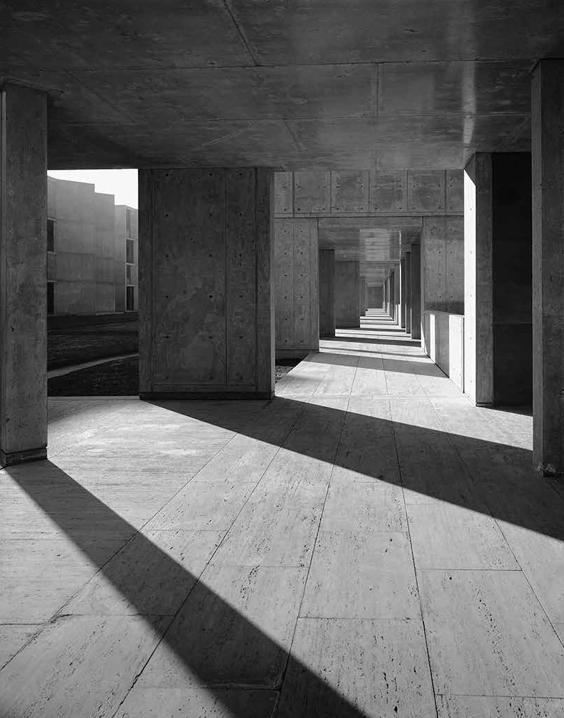 Speedmaster72's tweet photo. "Siento la Luz como el dador de todas las presencias, y el material como Luz gastada. Lo que es hecho por la Luz proyecta una sombra, y la sombra pertenece a la Luz." (Louis Kahn)
#LouisKahn #arquitectura https://t.co/P93LbbRfxy