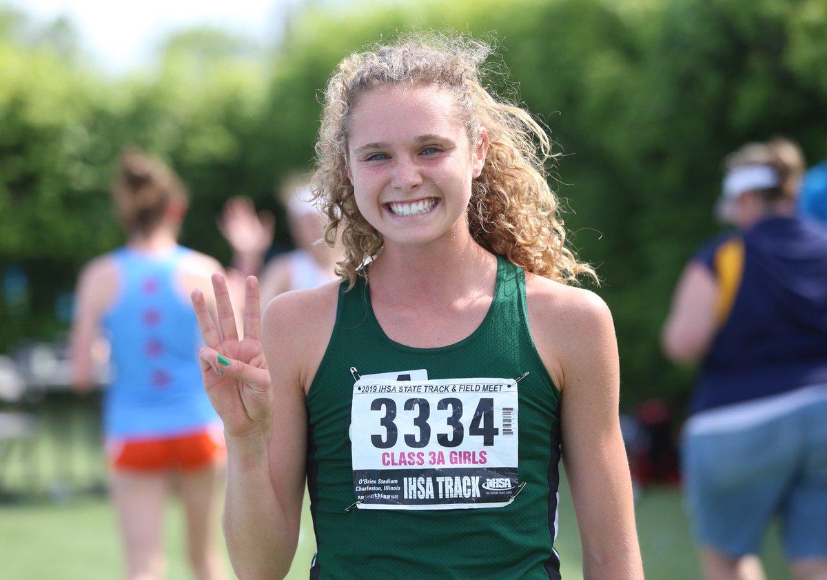 The Hart of a triple - the two day journey for <a href="/KatelynneHart/">Katelynne Hart</a> that ended up with a historic triple, 5 races (8000m total) in a 24 hr period.
My story here - …oisstatechampionships.runnerspace.com/eprofile.php?d…
📸<a href="/DuffyLens/">Laura Duffy</a> 
@KellyHass <a href="/GWHilltoppers/">Glenbard West HS</a>