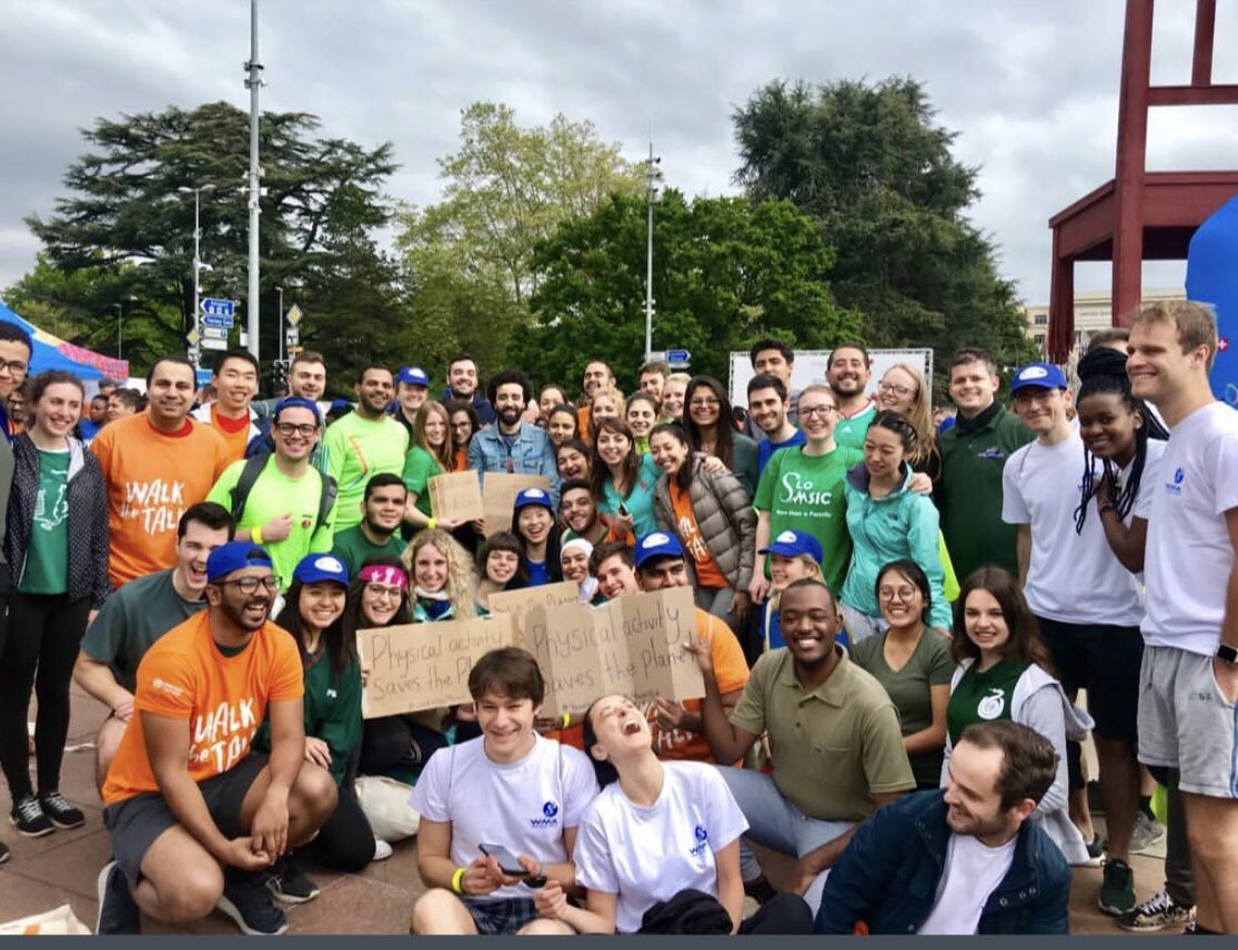 BatoolWahdani's tweet photo. Amazing warm up before WHA in #WalktheTalk. Beside physcial health, Youth as well walked today for the planet! Lots of positive energy to kick off a great start for the #WHA72 week! #youthwalk #youthtalk #Walk4ThePlanet #preWHA72 @IFMSA https://t.co/AoQ0RXaT53
