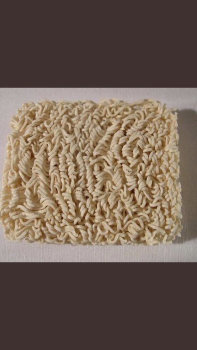 youssefbhs1's tweet photo. Je croyais trop j’étais quelqu’un alors que walo mon frère #NoodleChallenge 😂😂 https://t.co/MNJrqp5ekB