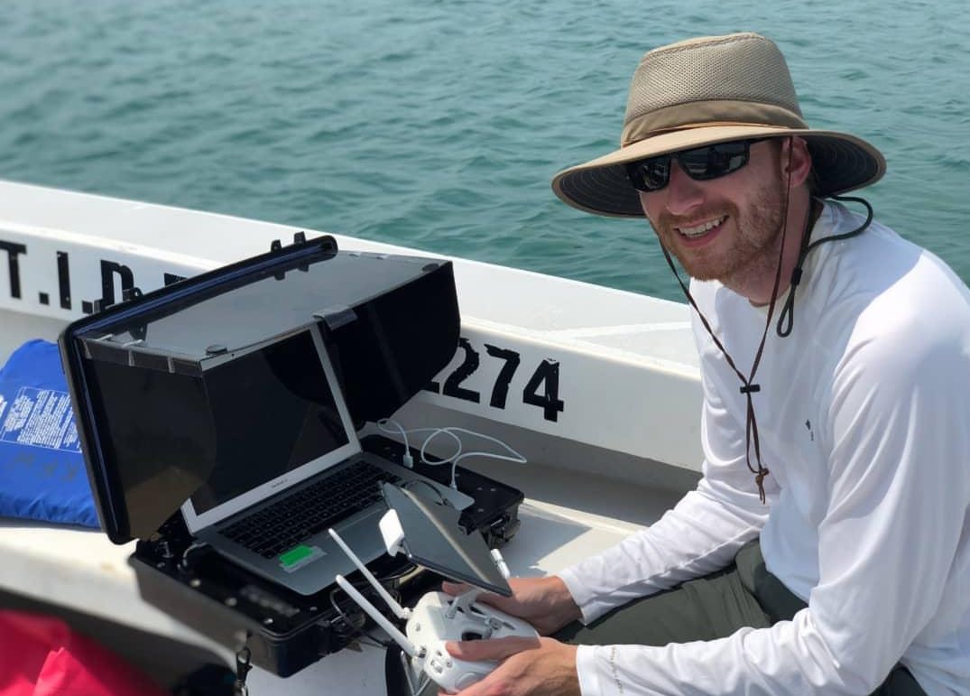 kellydobroski's tweet photo. Step 4: communicate with your pilot throughout the flight. @jt_ridge has done an awesome job so far with communicating what he needs from our team for the drone to operate.
#DukeBassinBelize #drones4good #fieldwork #mangroves #drones https://t.co/i8B5AxjQEY