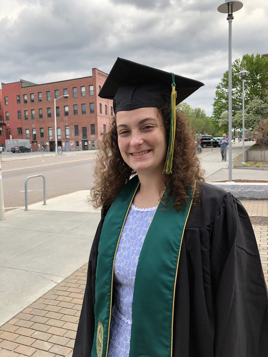 cgsulli24's tweet photo. Congratulations Caroline #Uvmgrad https://t.co/rxMdmx2ZVM