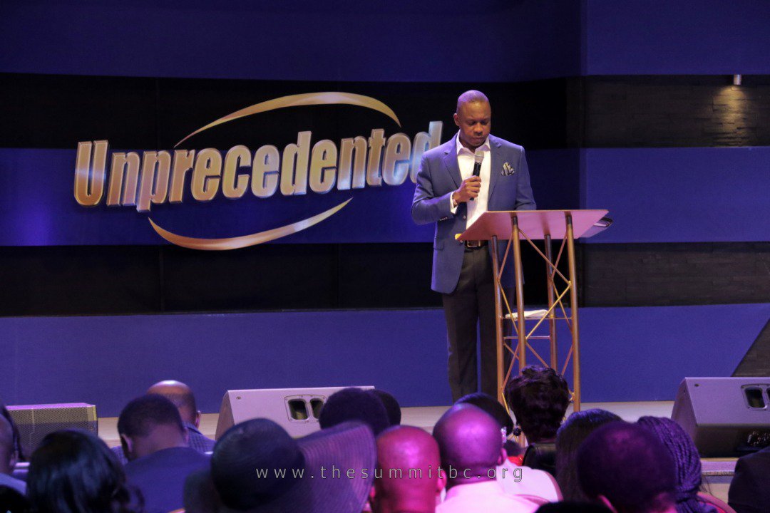 SummitAbuja's tweet photo. Make your light brighter, yield yourself to the Holy Ghost.
John 1:5 when Light shines. Satan gets confused, so spend more time with the Light confusing the devil.
Acts 60:1>>>Arise and shine for your light has come!
#SBCServices https://t.co/pf2esDlYMn
