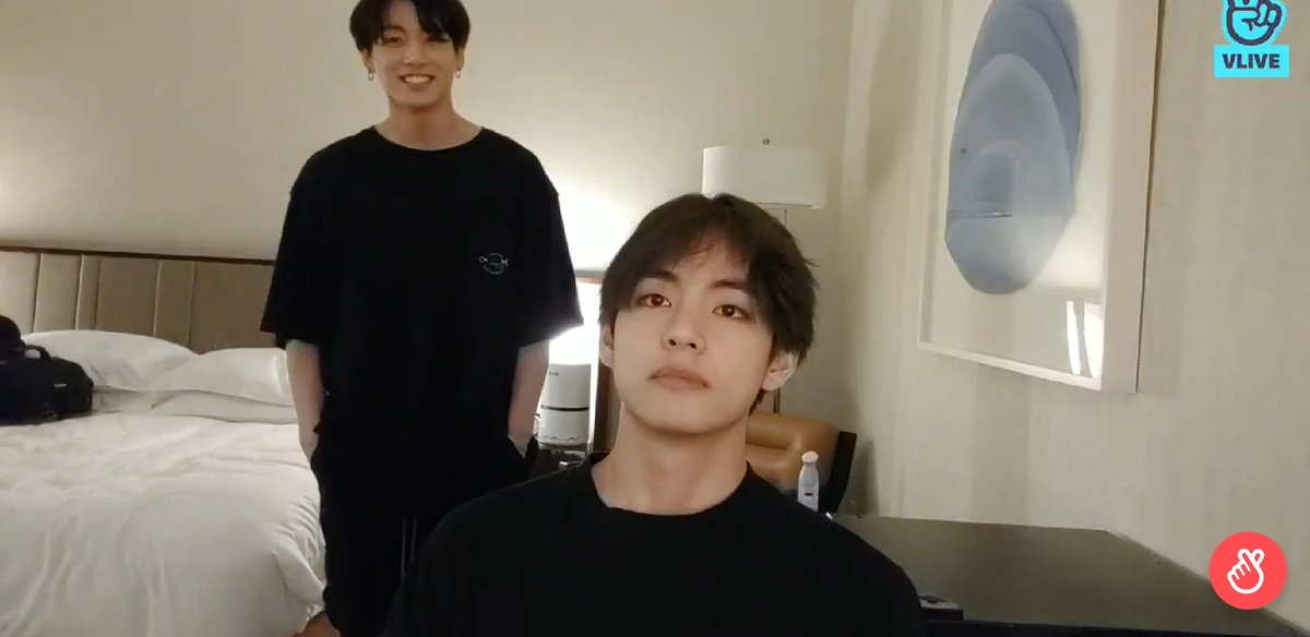 𝕄𝕀𝕂ℝ𝕆𝕂𝕆𝕊𝕄𝕆𝕊 tweet media
