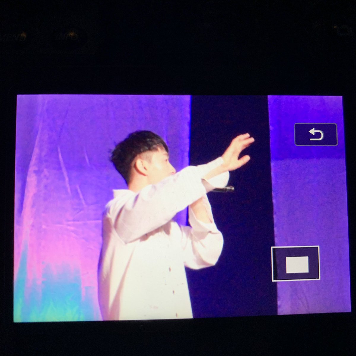 1041sj's tweet photo. 190519 규현 팬미팅 
#은혁 #eunhyuk https://t.co/t8szLCdbks