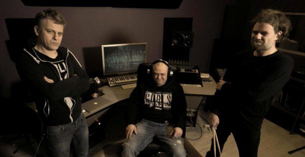 MoshTimes's tweet photo. Band of the Day: @Spookshowinc1

"We try to use most expression possibilities of sound production that both instruments and modern technology has to offer."

https://t.co/gJiVXs1He0

#rock #metal #electro #interview #BotD #BandoftheDay #MoshvilleTimes https://t.co/rJeOswMJEm