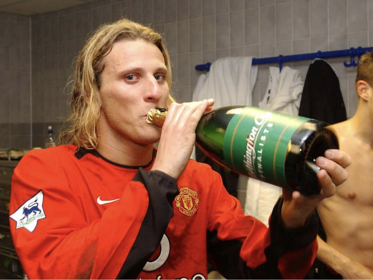 We wan wish Diego Forlan Happy Birthday  E don turn 40 years old! 