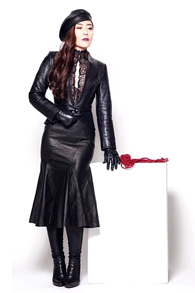 MsLunaNYC's tweet photo. Style preference? 🤔 I’m colorful inside out 😉 #leather #LeatherFetish https://t.co/EhJuGPQ0Fo
