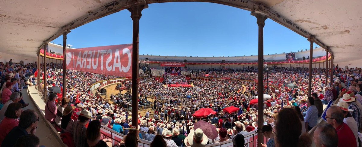sanchezcastejon's tweet photo. El #28A una enorme ola de esperanza y progreso inundó España. El próximo #26M esa ola tiene que llegar a todos y cada uno de los rincones de nuestro país, votando al @PSOE. Y llegará. Hoy #Mérida ha sido un claro reflejo de ello. ¡Gracias a todos y todas! ❤

#SiempreHaciaDelante https://t.co/aUg5uvGH0w