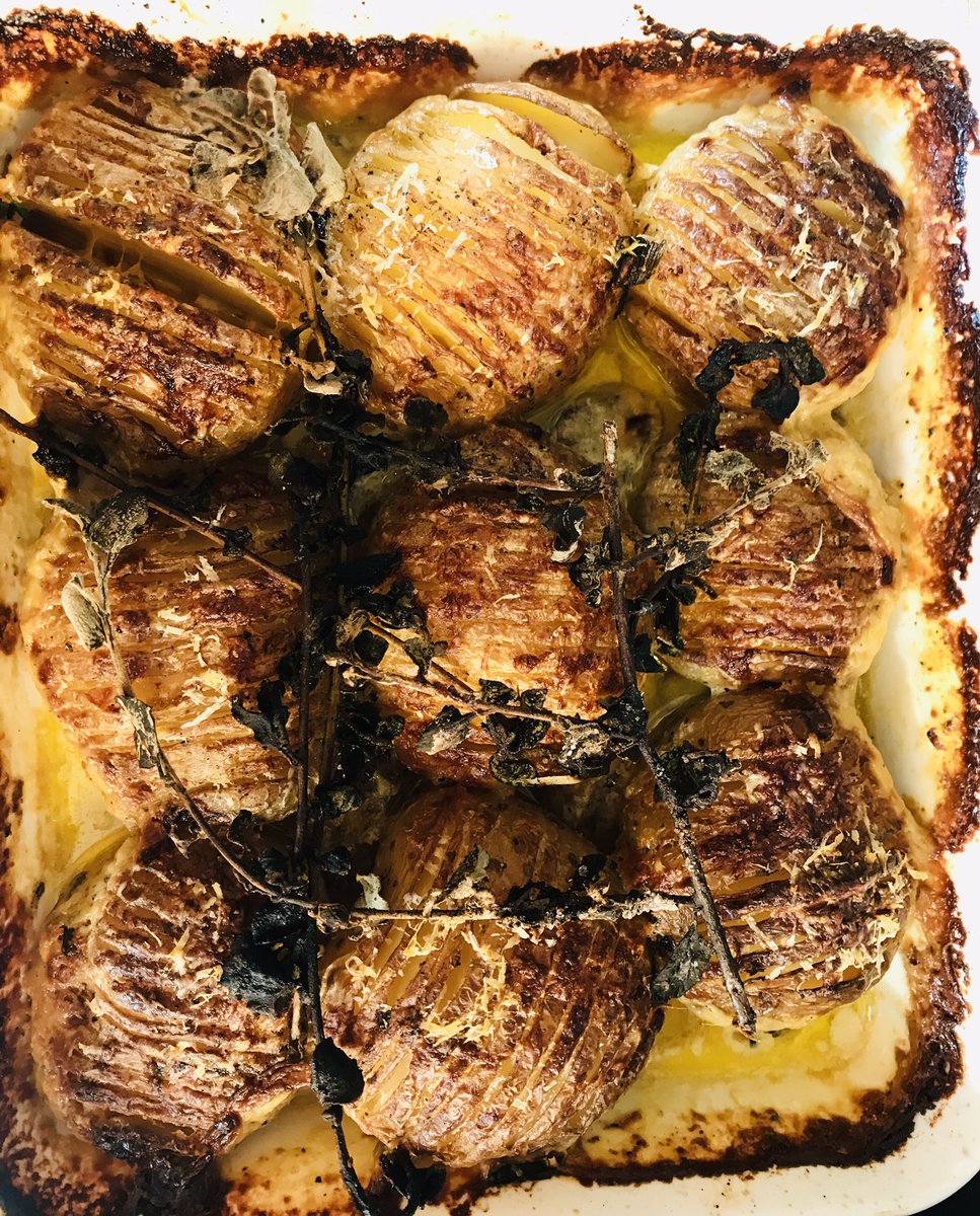 BlackOliveHouse's tweet photo. Sunday Expirements at the #BOHStudio | Happy Sunday Everyone 🌸🌸 #SundayLunch #BlackOliveHouse https://t.co/FOCkyd0vs9