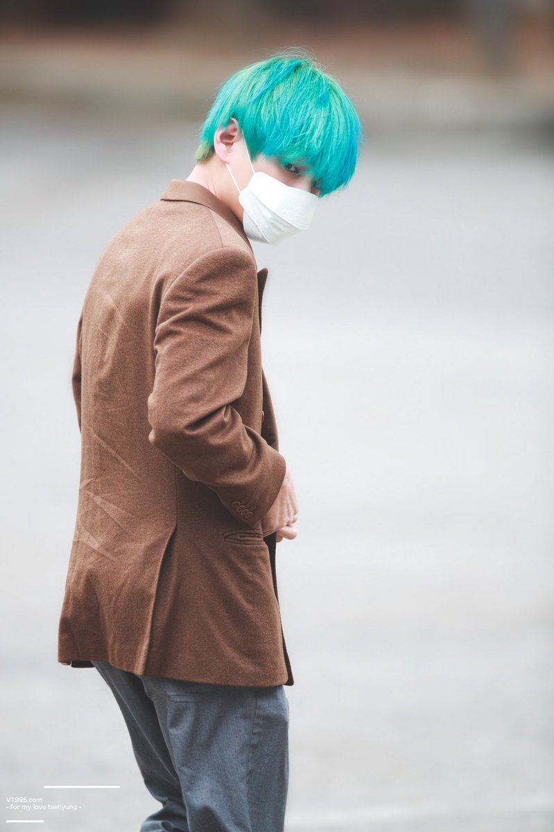 V1995com's tweet photo. 【HD】190419 KBS 뮤뱅 출근

#방탄소년단 #BTS⁠ ⁠ #뷔 #V #김태형 #태형 #taehyung 

@BTS_twt https://t.co/AtD7q9gDsd