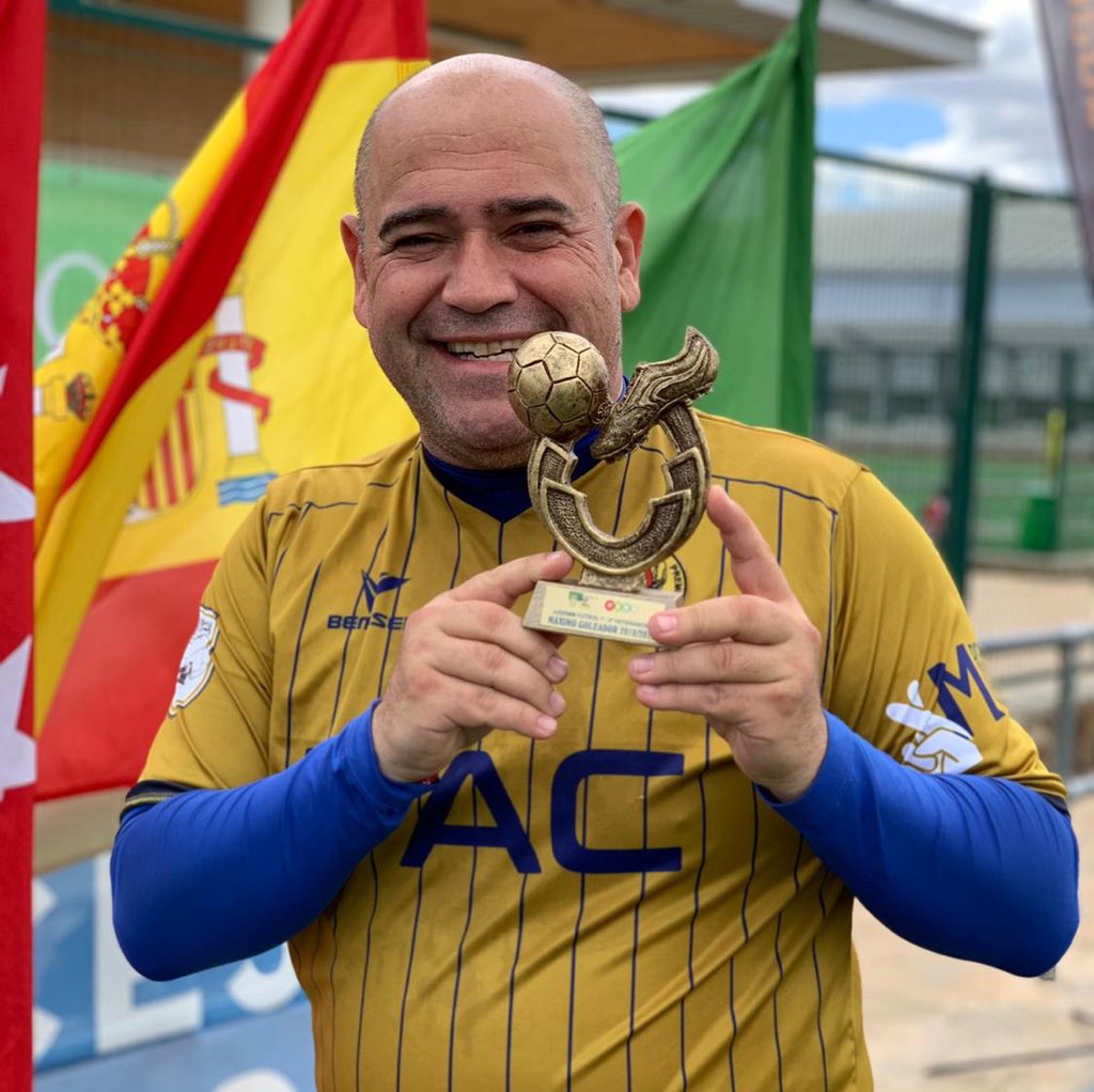 Paso_A_Chica_FC's tweet photo. 🏆 #campeones #champions
👟#botadeoro
@matallanas ⚽️⚽️⚽️⚽️⚽️⚽️⚽️⚽️⚽️⚽️⚽️⚽️⚽️⚽️⚽️⚽️⚽️⚽️⚽️⚽️⚽️⚽️⚽️⚽️⚽️
#killer #pancer #estilete #chupon #decara
#PAC #alpie ⚽️🍉
⚽️⚠️🖤💛 https://t.co/tOZUfFsKm3