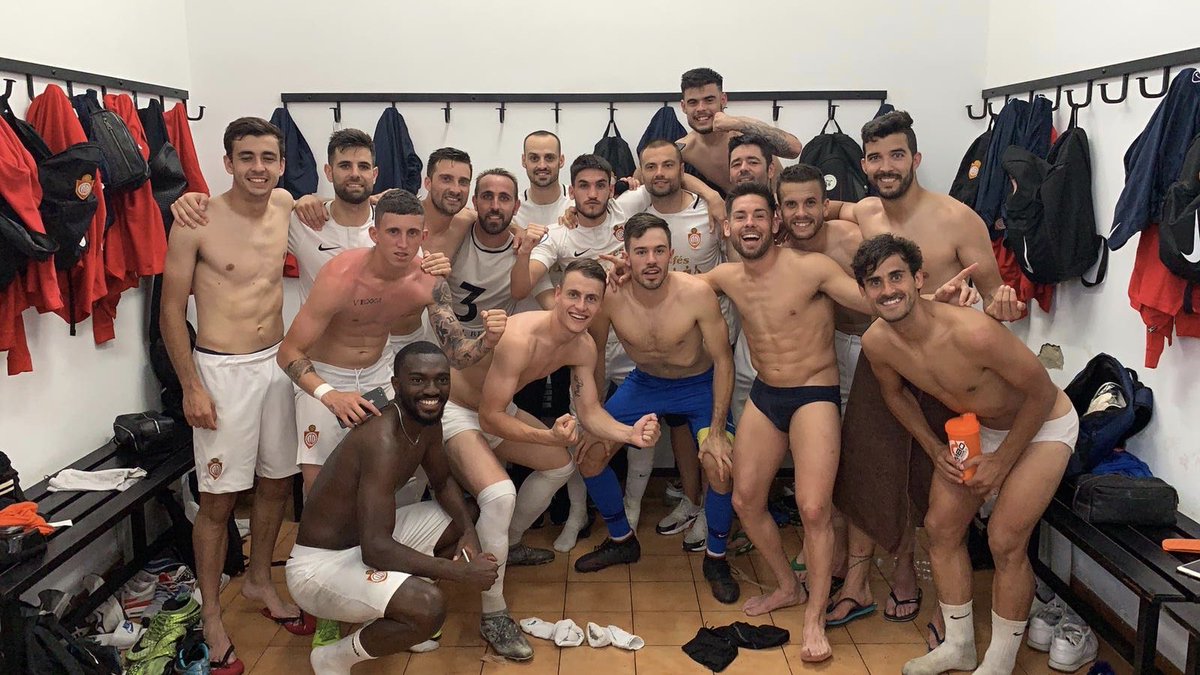 ToniSanchez11's tweet photo. SOMOS EQUIPO DE PLAY OFF 💪🏻😊. Orgulloso de mi BANDA 🎺🎷🥁 @UTRERACD ⚪️🔴 https://t.co/SxBBLNrZgB