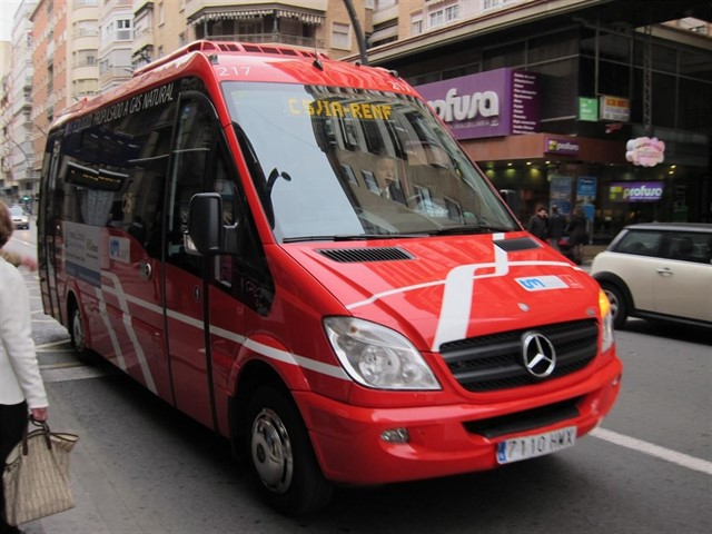 SendaDeGranada's tweet photo. Se acaban los 4 años del mandado de Ayto. y los vecinos de la Senda de Granada #Espinardo seguimos sin autobús 🚍 por la incompetencia del gobierno del @AytoMurcia. Seguiremos batallando para conseguir el autobús por mucho que el Consistorio nos torpedee 

https://t.co/gf2hsJ8mdq https://t.co/CaWJG1JMw5