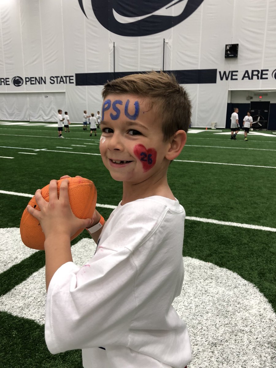 hzerbe6's tweet photo. Saquon camp day 2🏈 #getyourgameon
@saquon @procamp
@citibank https://t.co/UIn11nA6GW