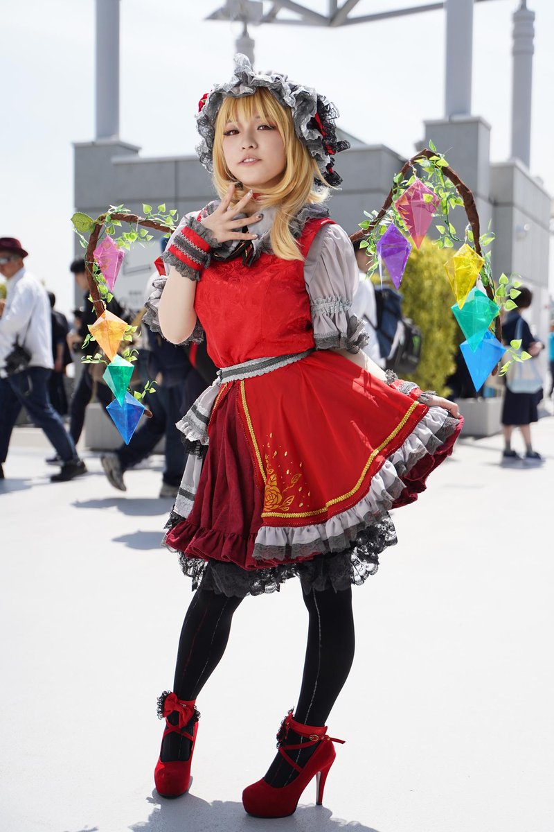 いがらし בטוויטר Cosplay フランドール スカーレット いがらし 衣装原案 M1rimo 衣装制作 Kasiwa M0ti 服が見えるものを纏めまし た 服が可愛いので私も着てていつも楽しくなってしまう 羽が完全版じゃないのでまたちゃんとやって撮ってきます