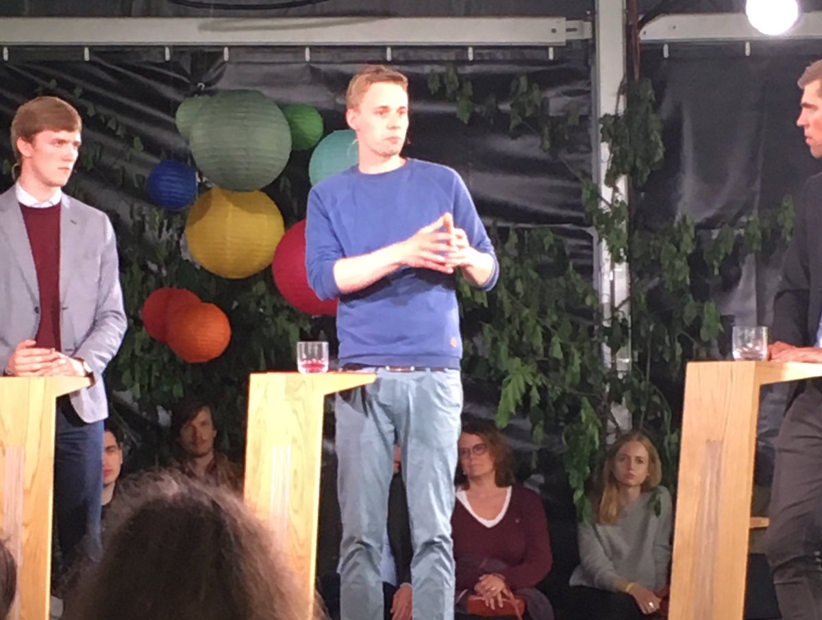 Rikke Lauth (@rikkelauth) on Twitter photo Mere ro på i hele uddsystemet og færre test. Pædagogstud <a href="/RasmusVMadsen/">Rasmus Vestergaard Madsen</a> taler for retskrav på 20t på pædudd👊#uddpol #dkpol Mere ro på i hele uddsystemet og færre test. Pædagogstud <a href="/RasmusVMadsen/">Rasmus Vestergaard Madsen</a> taler for retskrav på 20t på pædudd👊#uddpol #dkpol