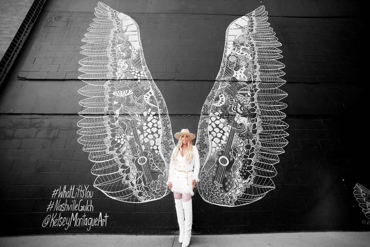AnjaYoungLee's tweet photo. Let us all rise to our greater angels. #SundayMotivation https://t.co/wTLeveBUQi