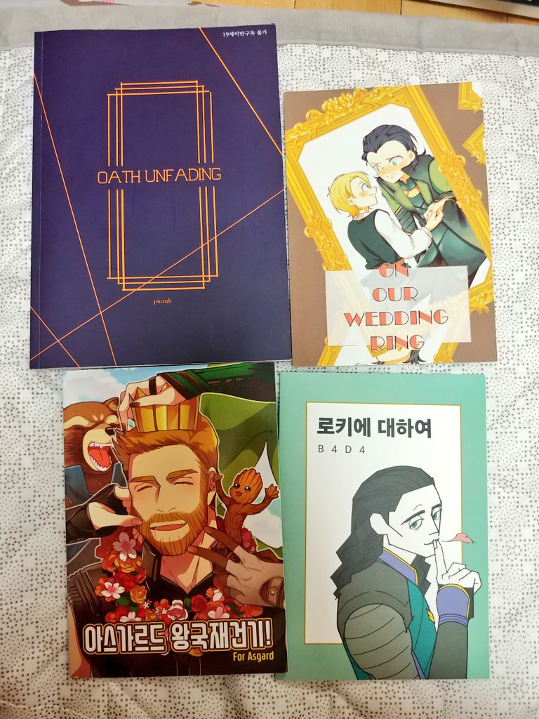 thorkibooks's tweet photo. 이제 남은 토르로키 회지입니다
얼마 안남았네요
왼쪽 만화회지들과 오른쪽은 소설회지입니다.

양도문의는 디엠주세요-! https://t.co/CBFKA5BE5A