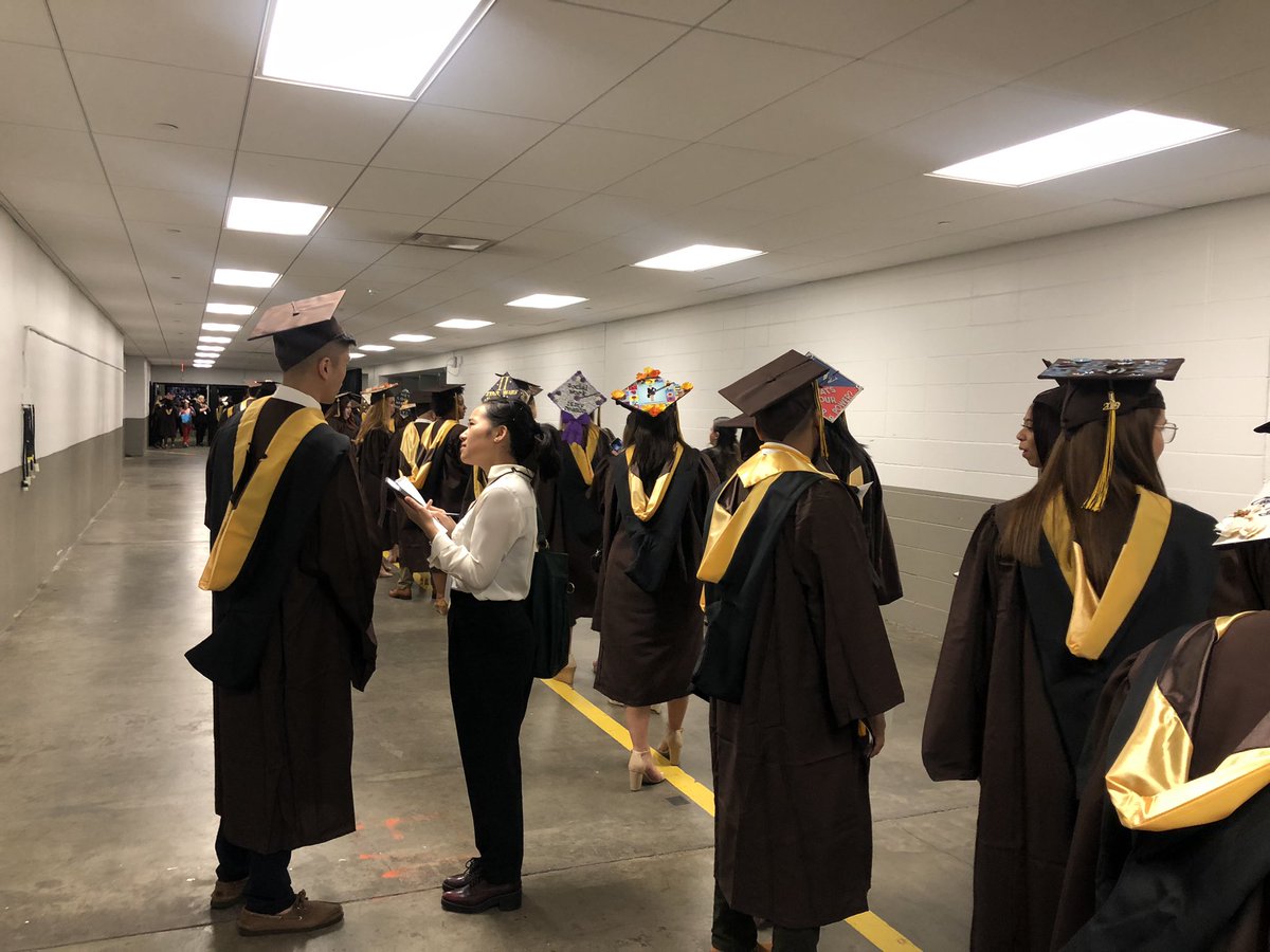 tay_damian's tweet image. The students are making their way in! @Newsday speaking to our graduates. #AdelphiGrad2019