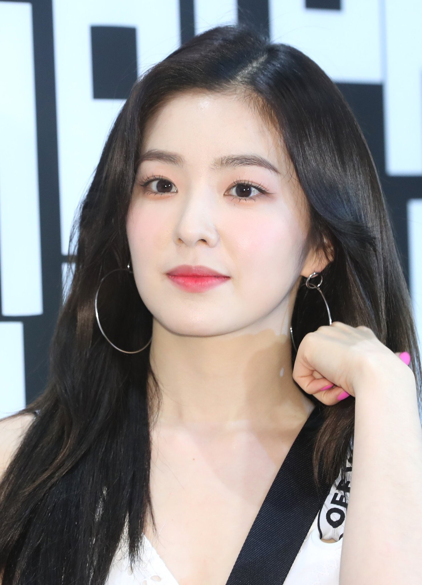 코덕のえみり🇰🇷 on Twitter &quot;ジェニちゃんのIGがわかりやすい アイラインを引いて目尻三角に塗りつぶす方法👀 ジェニちゃんは