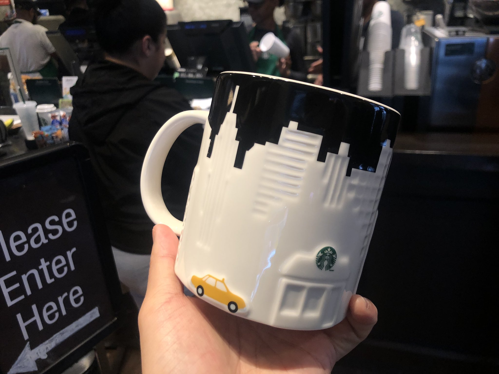 Kei 小さなニューヨーカー Rtかイイネ Or 数字でコメントください 次のプレゼント企画はスタバのニューヨーク限定マグ かニューヨーク公立図書館のマグどっちがいいですか 1 Or Rt スタバのny限定マグ 2 Or イイネ Ny公立図書館マグ T Co