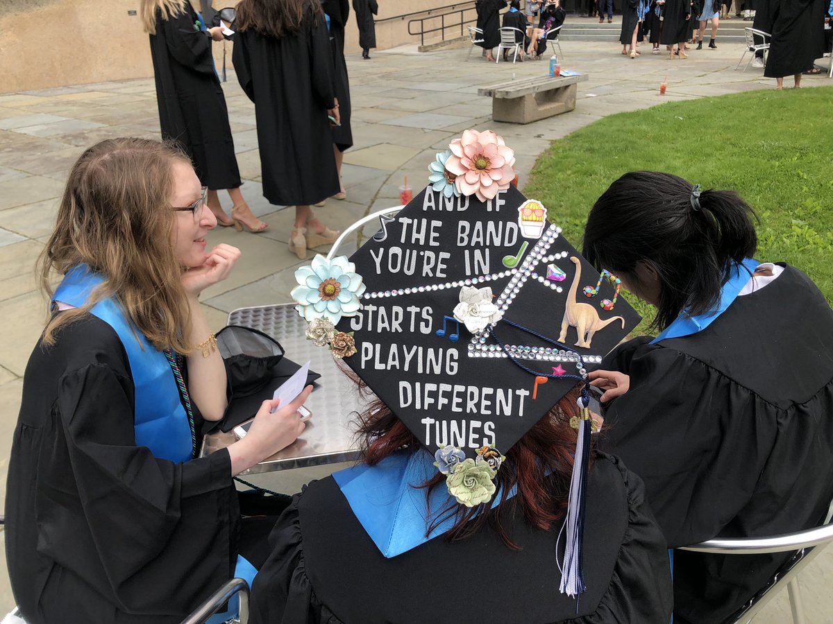 ConnCollege's tweet photo. #ConnColl2019 adding some color to their caps. 🎓🎨 https://t.co/pyS6BXSgYX