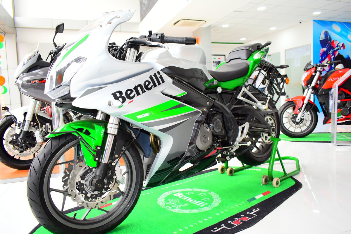 kapilricky's tweet image. #MyBenelli #BenelliIndia #Benelli  a wonderful time as almost done 10,000 KM with my #Benelli302R EVA :) 

The first customer to get 302R in Bangalore :) here is my review: 
xbhp.com/talkies/motorc…

Done so many rides and share with rest of world :) 
instagram.com/p/BwOymA5FLHi/