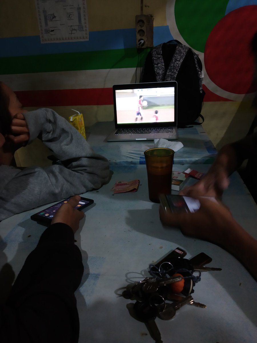 topiksky's tweet image. #LayarLaptop