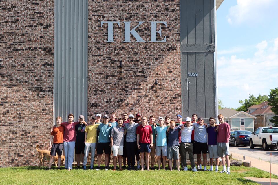 MO_State_TKE's tweet photo. That’s a wrap! What an amazing year at the 1039 house🙈 https://t.co/s8dY2xKPKQ