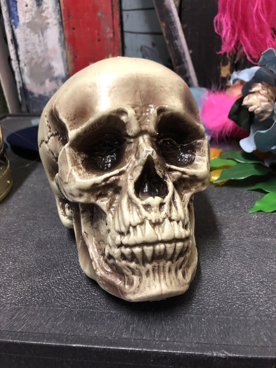 One more chance to see #ShakespeareMankato - tickets are still available at the door for the 2:00 performance! Tell ‘em Yorick sent you!