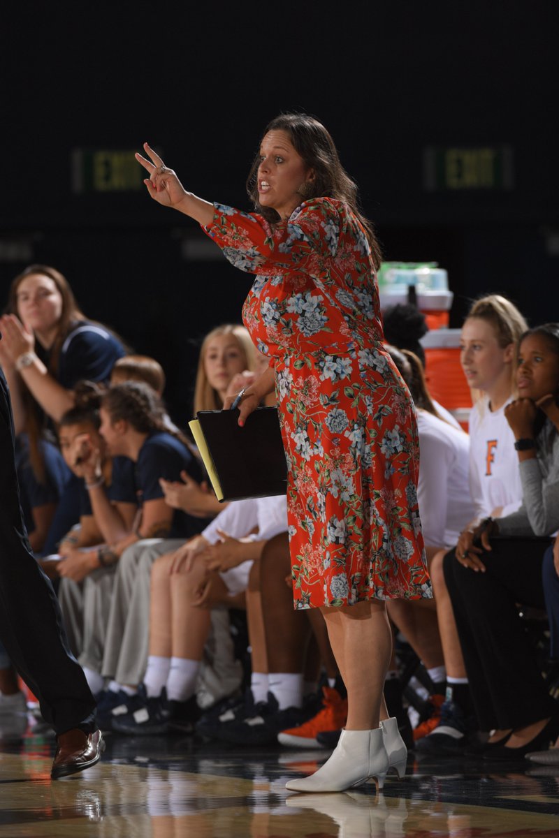 A huge congratulations to @Casandra13 on being named the new head coach of the Cal State San Bernardino program! We thank you for all you've done here at Fullerton and wish you nothing but the best in the future!
fullertontitans.com/sports/w-baskb…