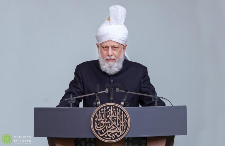 alislam's tweet photo. A new era in the history of the #Ahmadiyya Muslim Community began when His Holiness delivered his weekly Friday Sermon from the Mubarak Mosque, which was broadcast live around the world on MTA International.
https://t.co/fJzzMjKmT9 https://t.co/t07ceJB91t