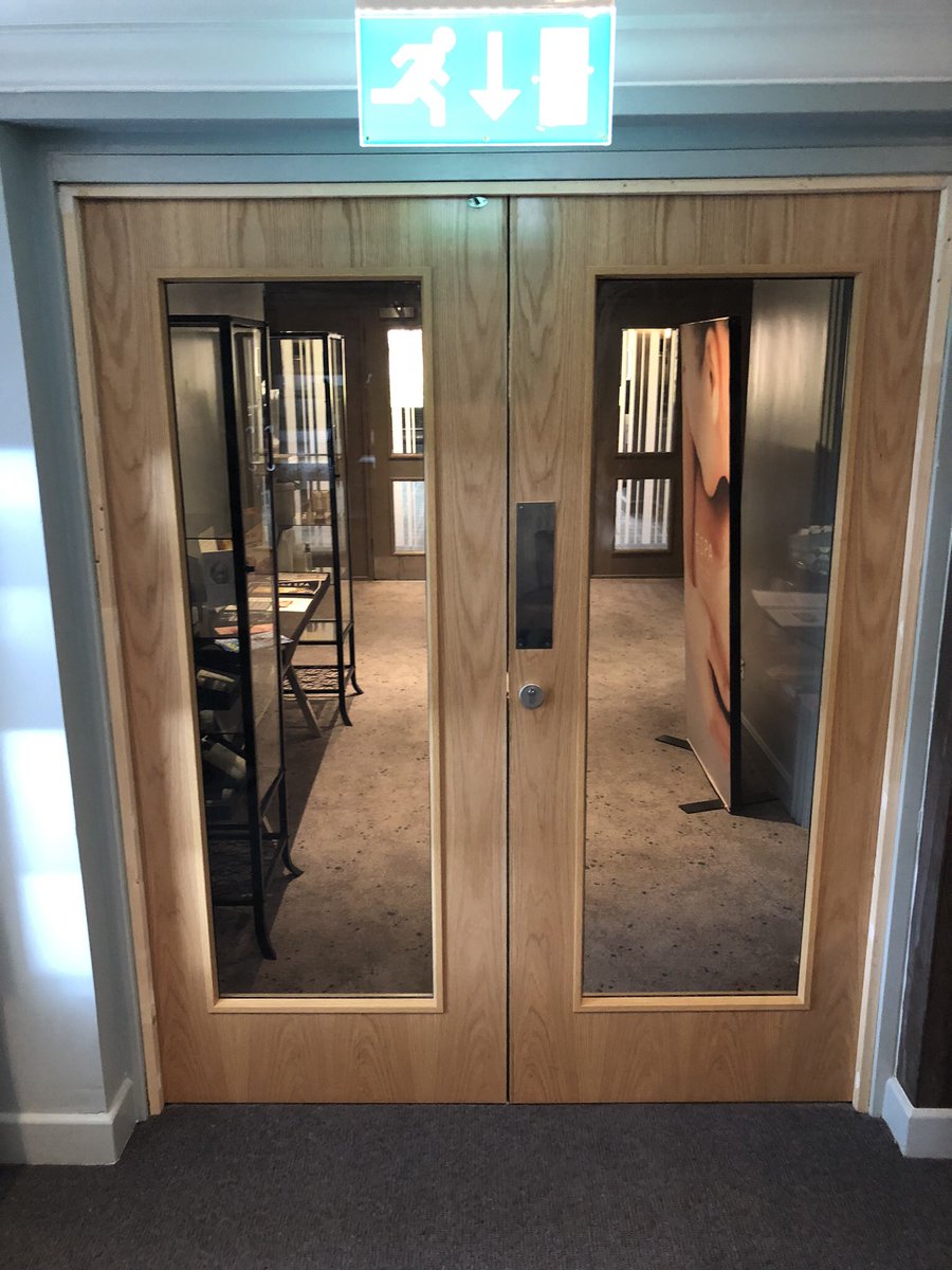 ProjaxInteriors's tweet image. Pair of Oak doors recently supplied to another Village Hotel Spa area. #oak #doors #spa