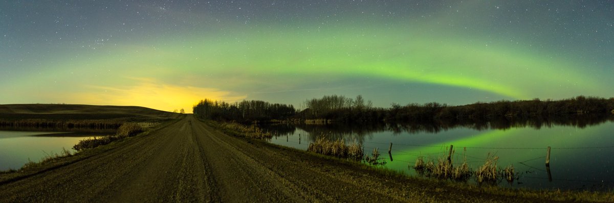 dartanner's tweet photo. A moonlit pano of #aurora from last weekend May 10th in Central Alberta. #NorthernLights #teamtanner @treetanner @TamithaSkov @weathernetwork @StormHour @B_Ubiquitous @chunder10 @ADphotography24 @scottrockphoto @PeakToSailPhoto @andy_stones  @CTVdavidspence @LacombeTourism https://t.co/3FtxVzence