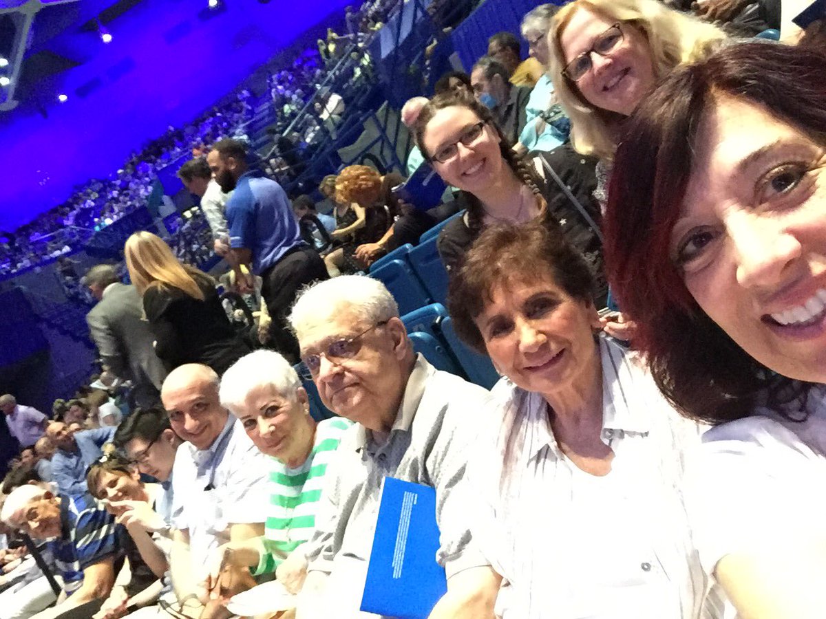 Loride99's tweet photo. Look who’s here to watch DEANA DeFranco walk! Congratulations #UBclass2019 https://t.co/lL2J3cxsFR