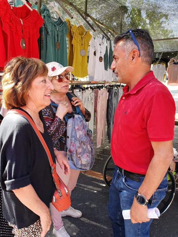 OrtaJenaro's tweet photo. De nuevo en el mercadillo. De nuevo el contacto directo con nuestras vecinas y vecinos... De nuevo escuchando propuestas y explicando nuestro PLAN.
VotaPSOE🌹
#VotaJenaroOrta
#IslaCristina
#TúGobiernasConmigo
#JenaroOrta
#LaIslaCristinaQueQuieres❤ https://t.co/pvRvsUcRmk
