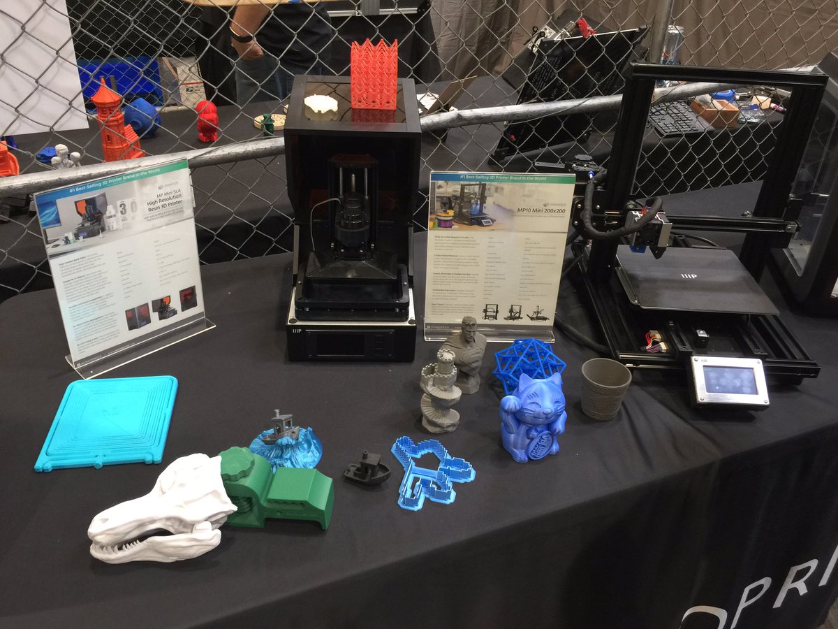 Jeffreycode42's tweet image. 3D printer by Monoprice @makerfaire #3D