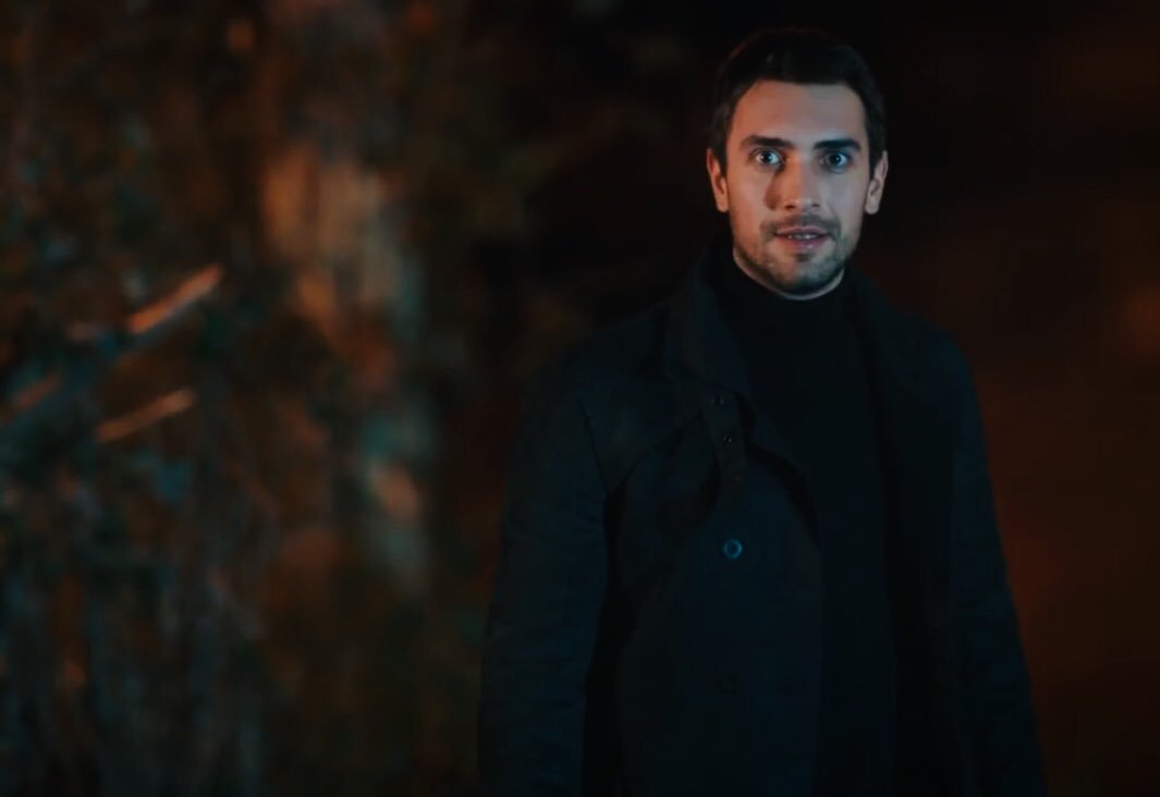 "sevdalık çekerken  aklına gecenin bi vakti  sevdalık düşerde seni teslim alır ya teheccüt öyle teslim etmektir kendini.."🌃🌗 

Nasıl özledim şu günleri ve güzelliğinizi

#SenAnlatKaradeniz  #UlaşTunaAstepe #İremHelvacıoğlu #NefTah