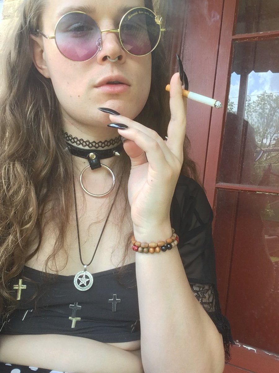 kyttyn666's tweet photo. Smoking is deadly but so am I 💨🌞💀🖤🥀#tgirl #transgirl #smokingfetish #smokinggirl #tgirlselfie #springgoth #summergoth #gothgirl #gothtransgirl #transgirllife #transgirlmagic #nonbinarygoth #nonbinary #TransIsBeautiful https://t.co/rfsC5FfAeN