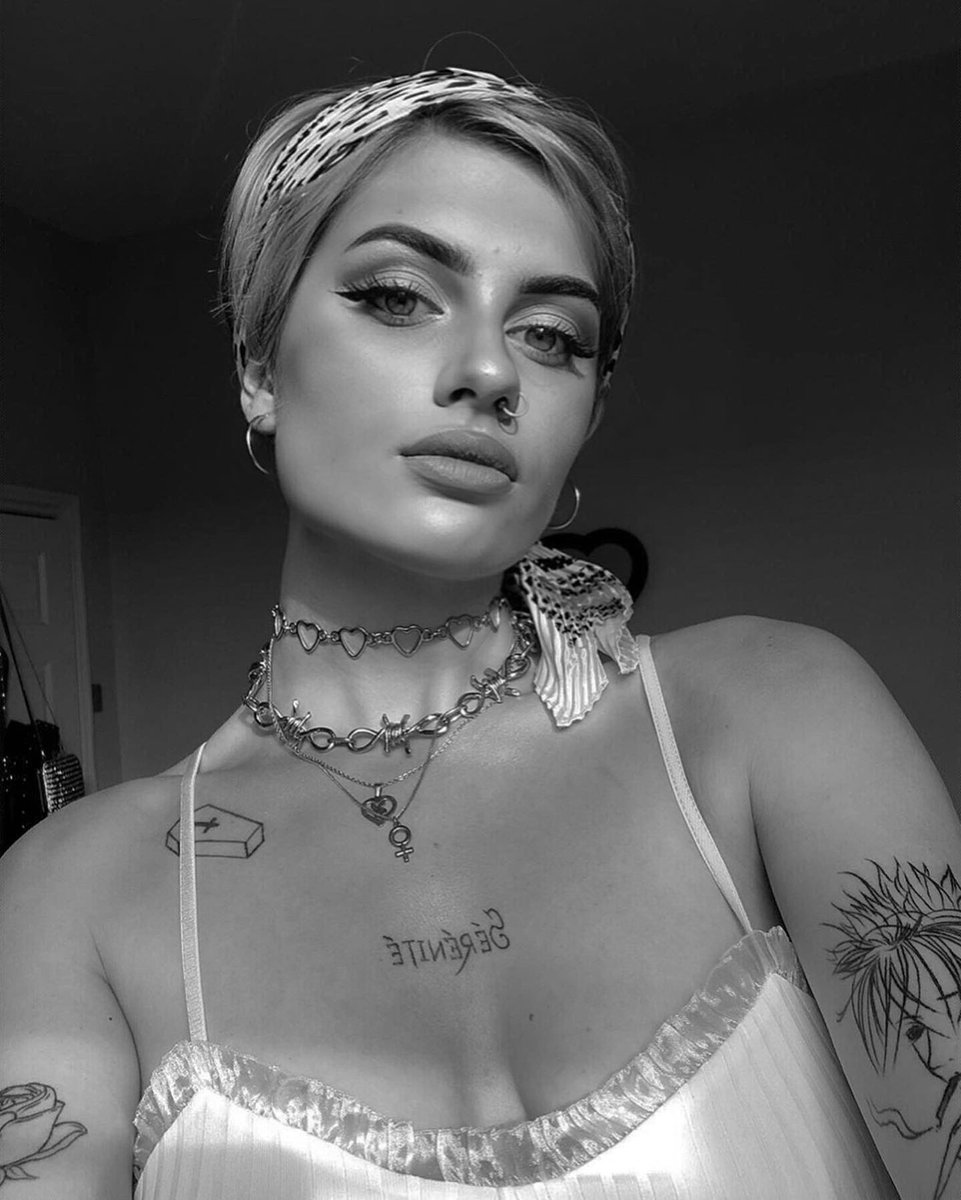 aIexmcabre's tweet photo. #issaqueer 👼🏼 https://t.co/efWb2tbS9E