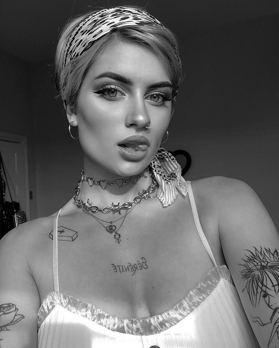 aIexmcabre's tweet photo. #issaqueer 👼🏼 https://t.co/efWb2tbS9E